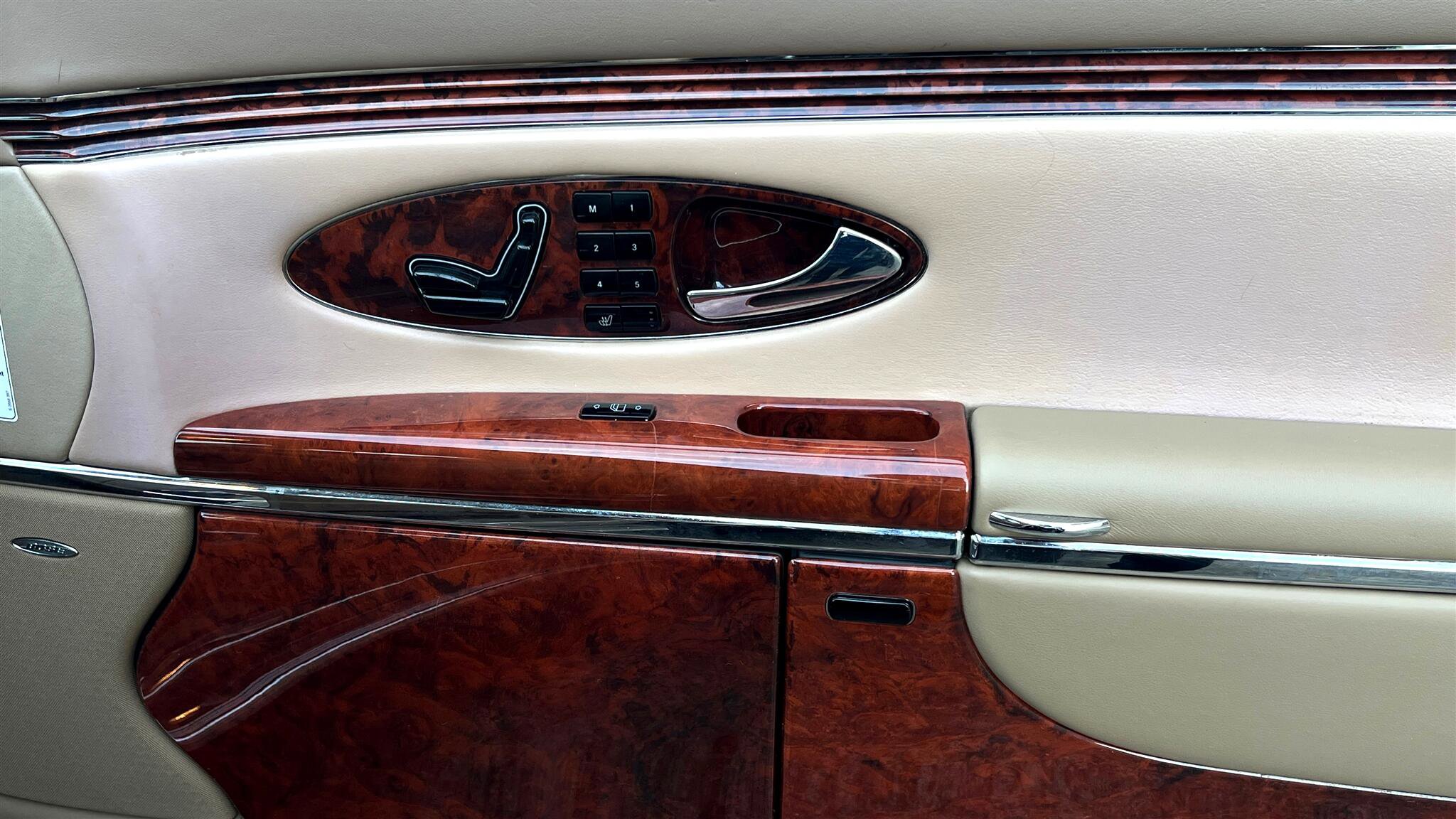 Used 2004 Maybach 57 image 25