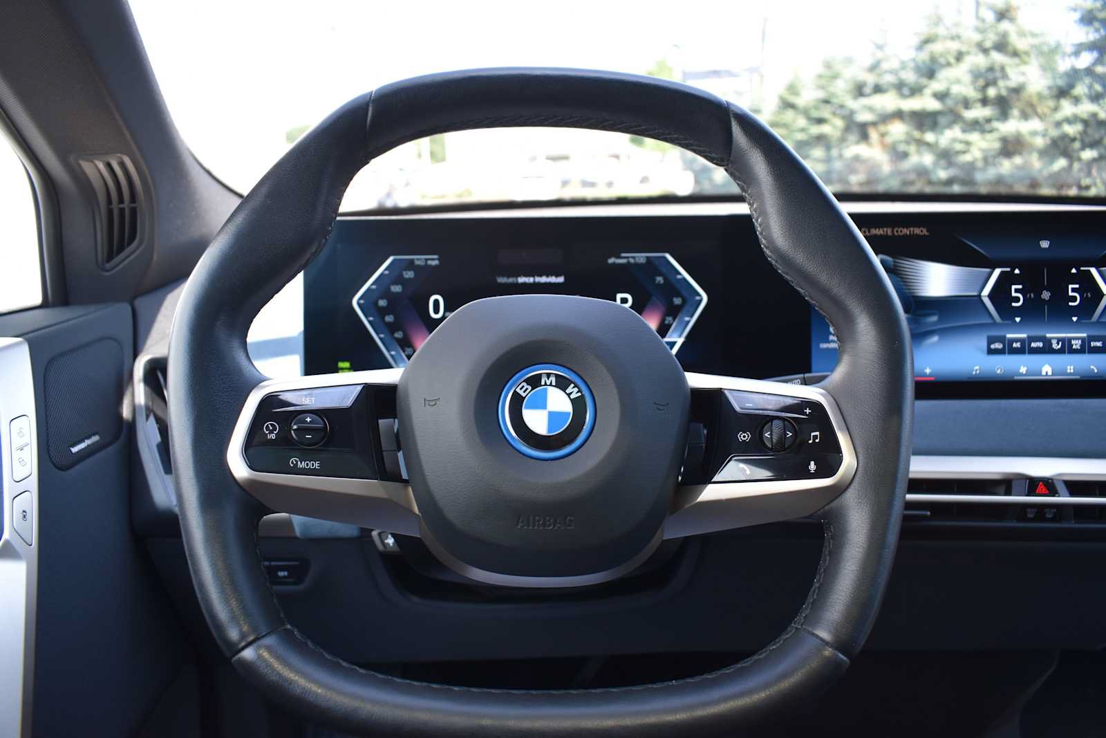 Used 2024 BMW iX xDrive50 w/ Sport Package AWD/4WD image 20