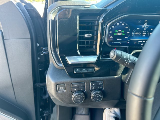 Used 2024 Chevrolet Silverado 2500 High Country w/ Technology Package AWD/4WD image 21