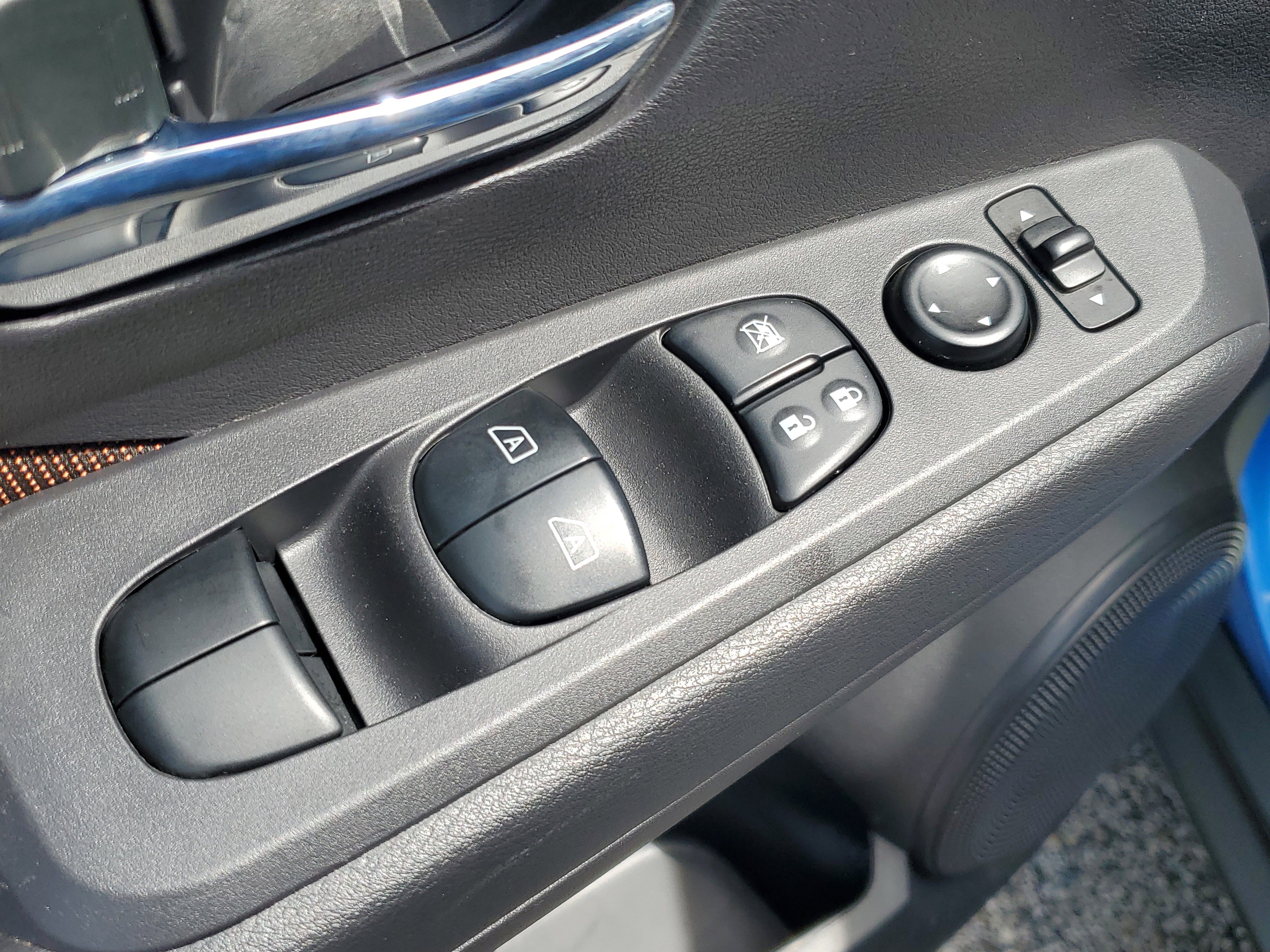 Certified 2023 Nissan Kicks SR image 26