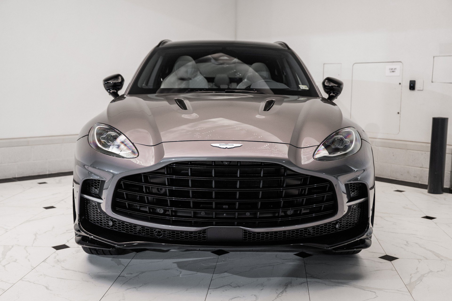 Used 2025 Aston Martin DBX 707 image 7
