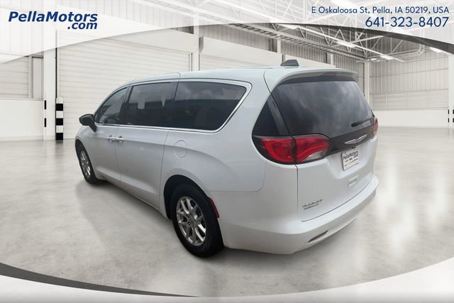 Used 2023 Chrysler Voyager LX FWD image 5