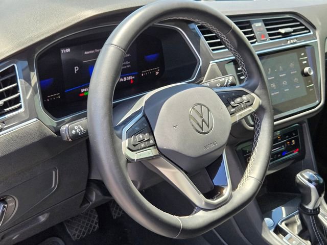 Certified 2022 Volkswagen Tiguan SE w/ Panoramic Sunroof Package FWD image 20