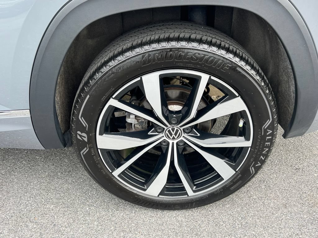 Used 2024 Volkswagen Atlas Cross Sport SEL Premium R-Line AWD/4WD image 17