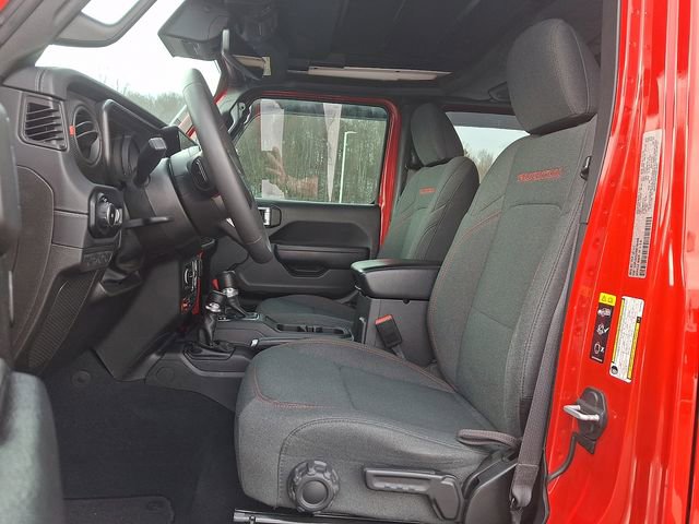 Used 2024 Jeep Wrangler Unlimited Rubicon w/ Technology Group image 13