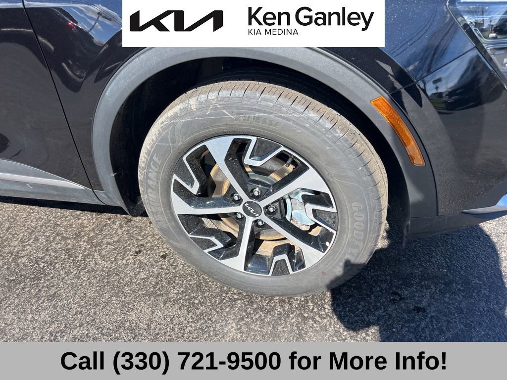 Certified 2025 Kia Sportage EX image 22