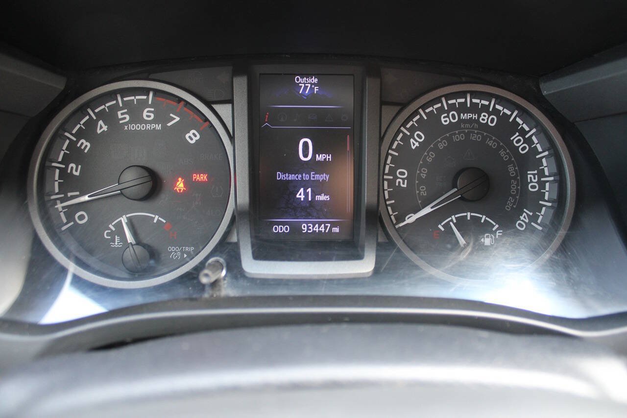 Used 2019 Toyota Tacoma TRD Sport AWD/4WD image 26