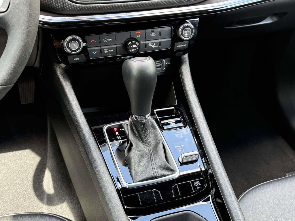 Used 2023 Jeep Compass Altitude image 17