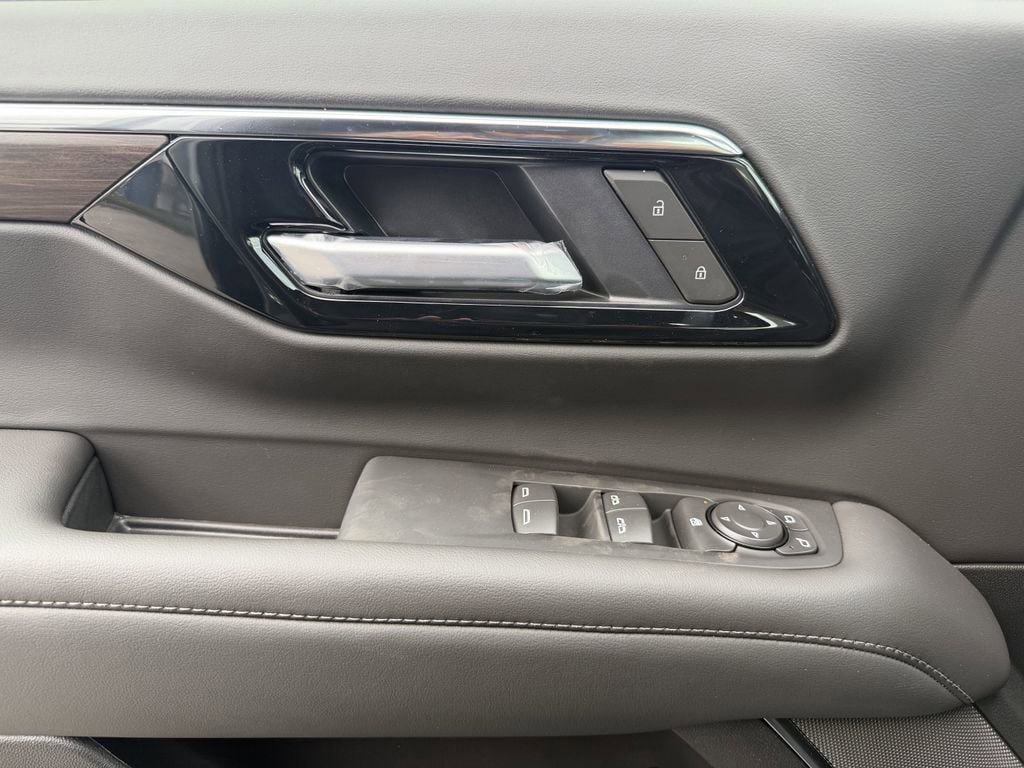 New 2026 Chevrolet Suburban LS RWD image 18