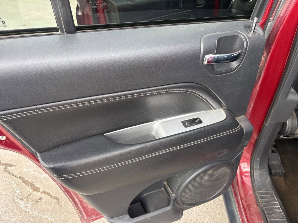 Used 2016 Jeep Compass Latitude image 22