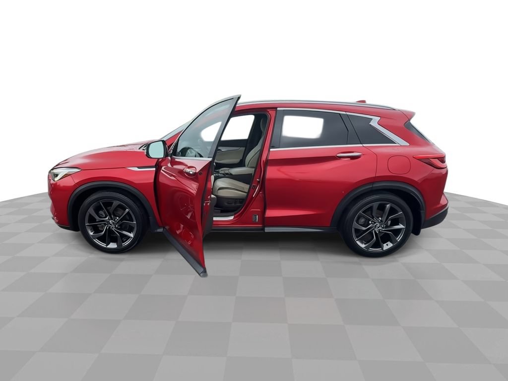 Used 2019 INFINITI QX50 Essential w/ Sensory Package AWD/4WD image 5