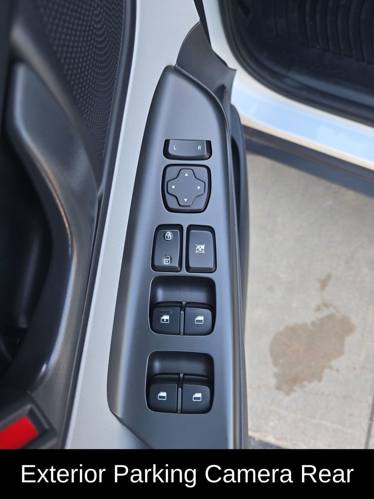 Used 2022 Hyundai Kona SEL w/ Winter Weather Package AWD/4WD image 13