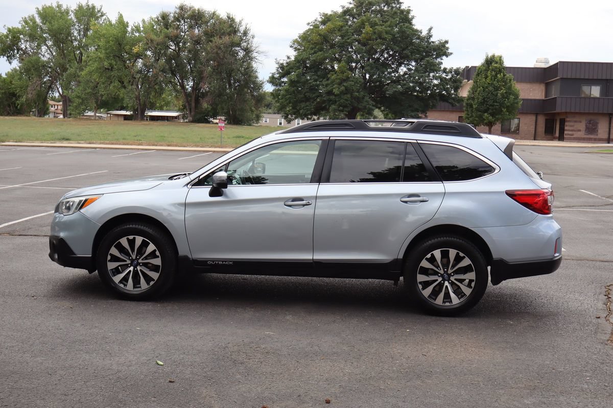 Used 2017 Subaru Outback 3.6R Limited AWD/4WD image 9