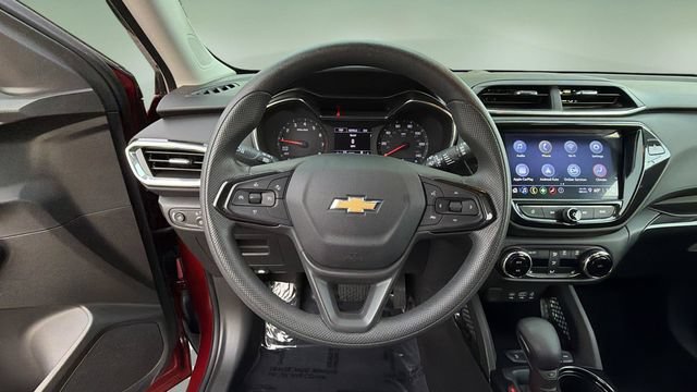 Used 2023 Chevrolet TrailBlazer LT w/ Convenience Package AWD/4WD image 12