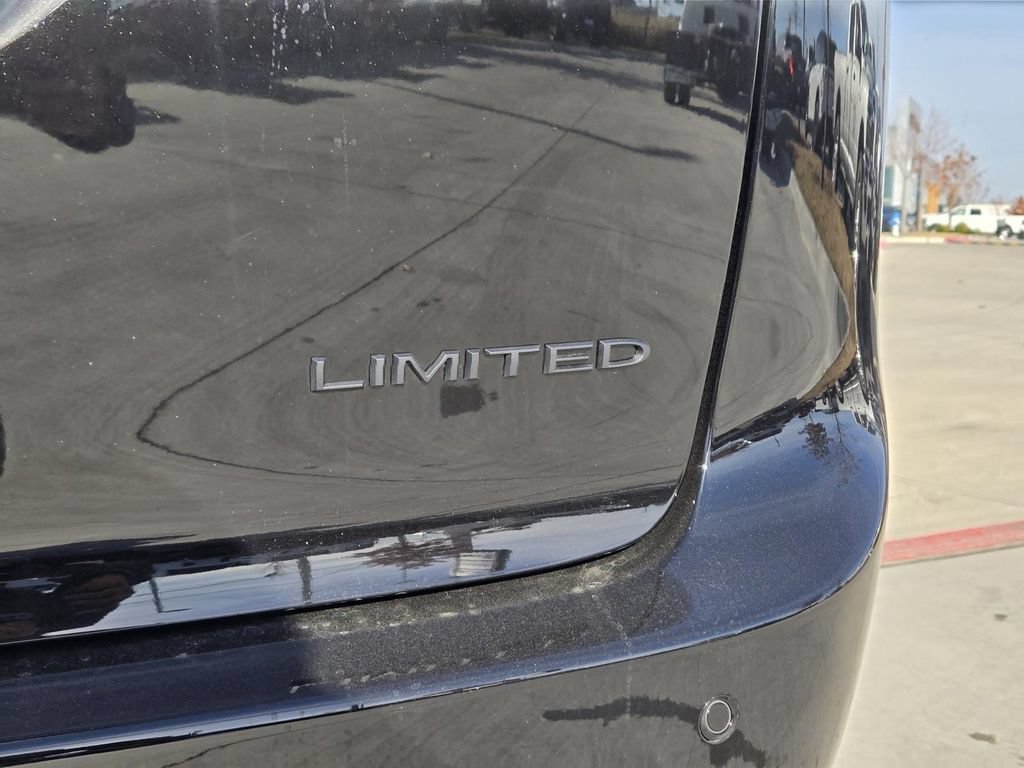 New 2026 Chrysler Pacifica Limited w/ S Appearance Package FWD image 5