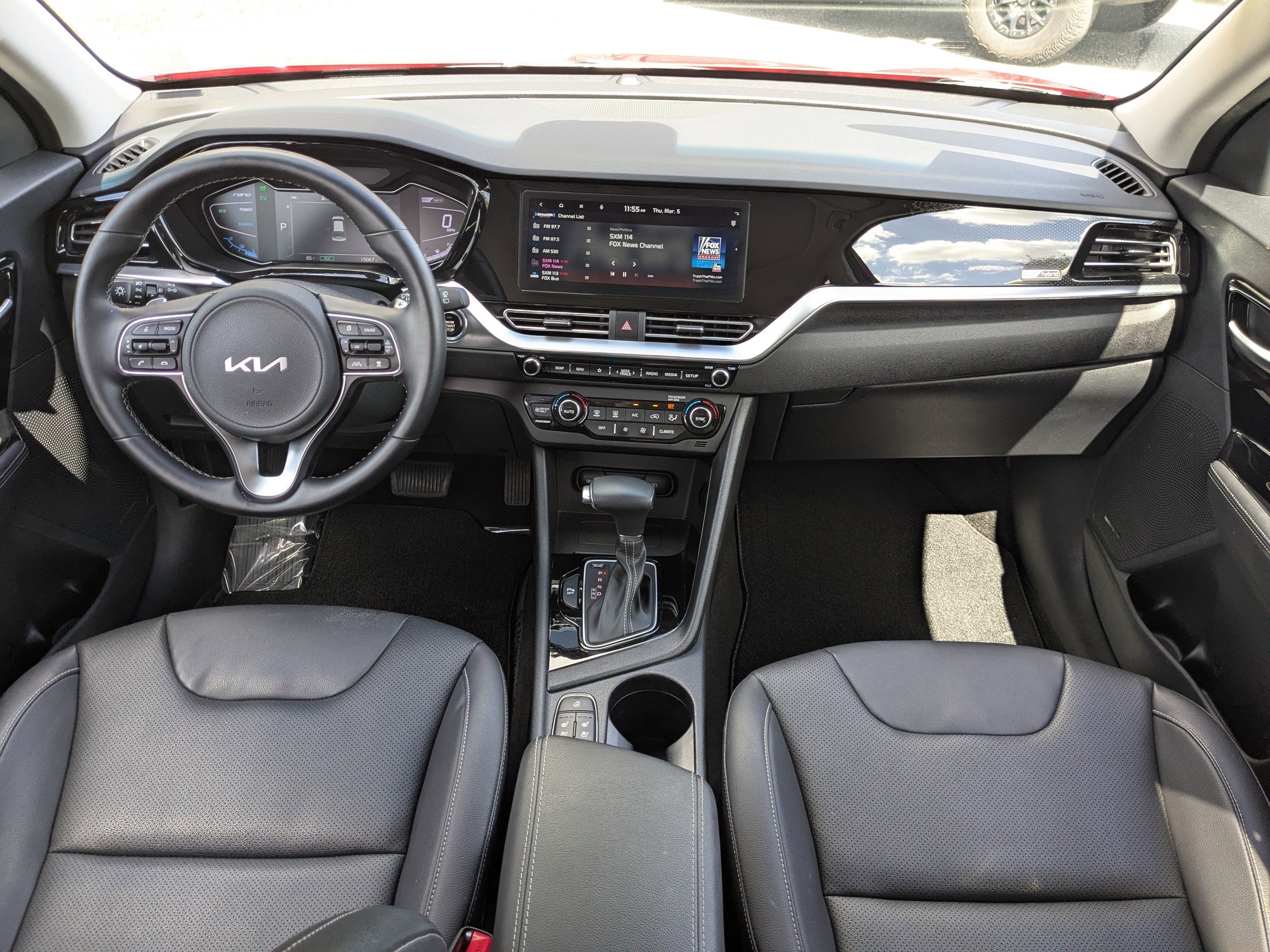 Used 2022 Kia Niro EX Premium image 14