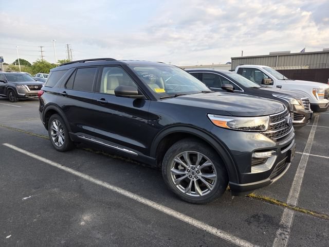 Used 2022 Ford Explorer XLT w/ Equipment Group 202A RWD image 3