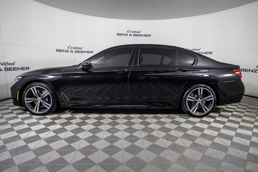 Used 2017 BMW 750i image 11