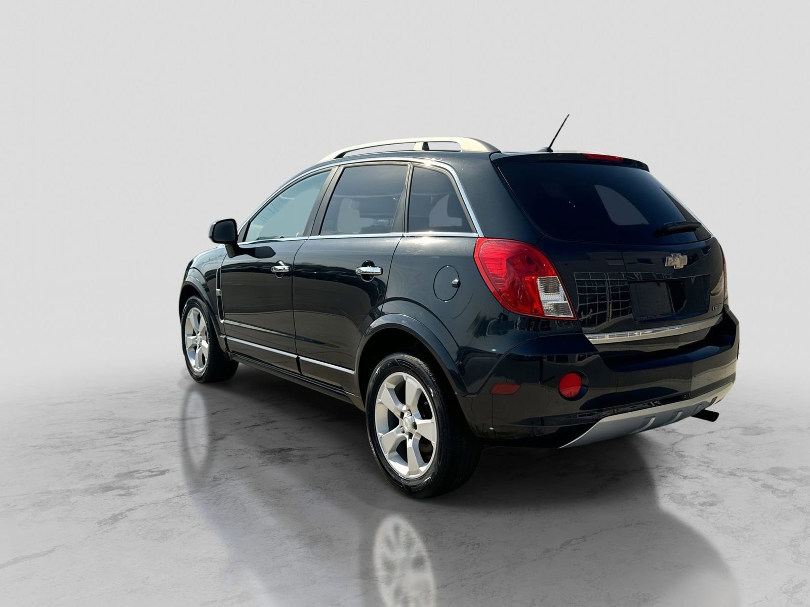 Used 2014 Chevrolet Captiva Sport LT w/ Convenience Package FWD image 4