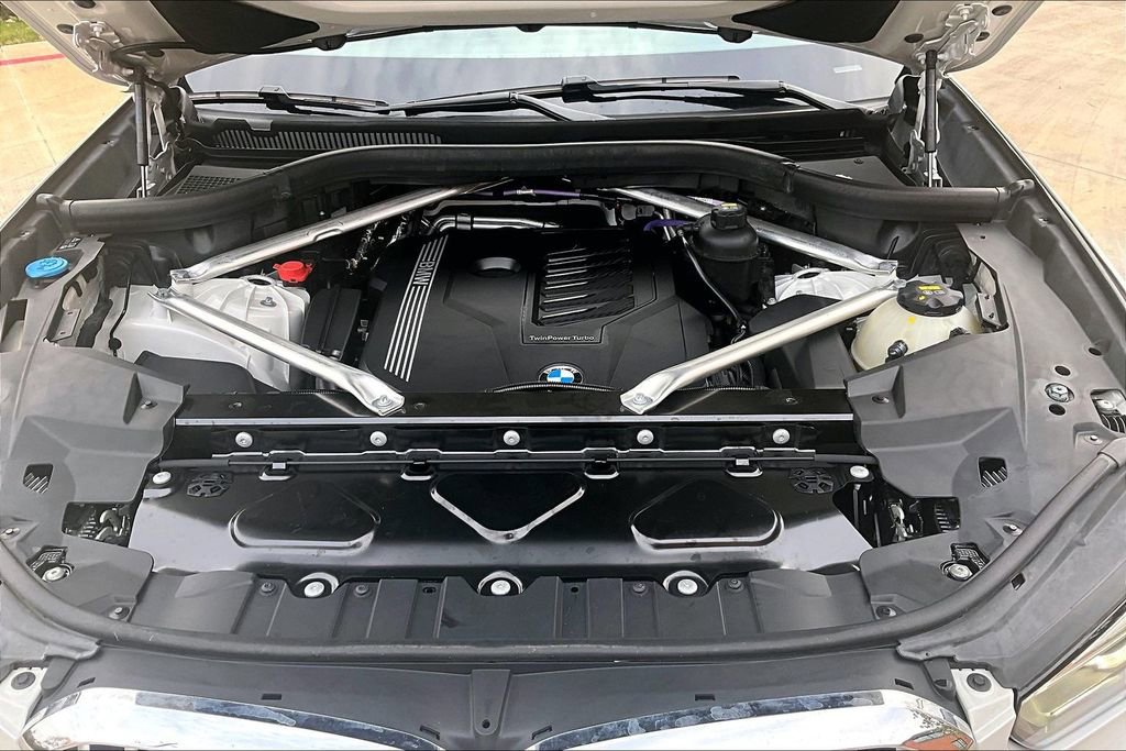 Used 2022 BMW X5 sDrive40i w/ M Sport Package image 13