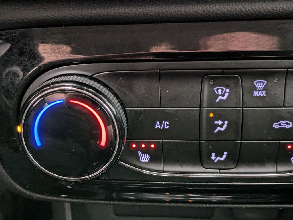 Used 2023 Buick Encore GX Preferred w/ Cold Weather Comfort Package AWD/4WD image 5