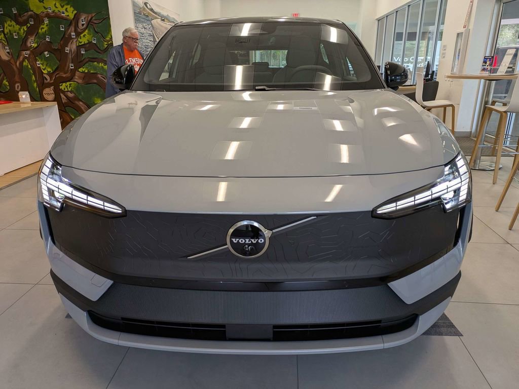 Used 2026 Volvo EX30 Cross Country Ultra w/ Protection Package Premier image 9