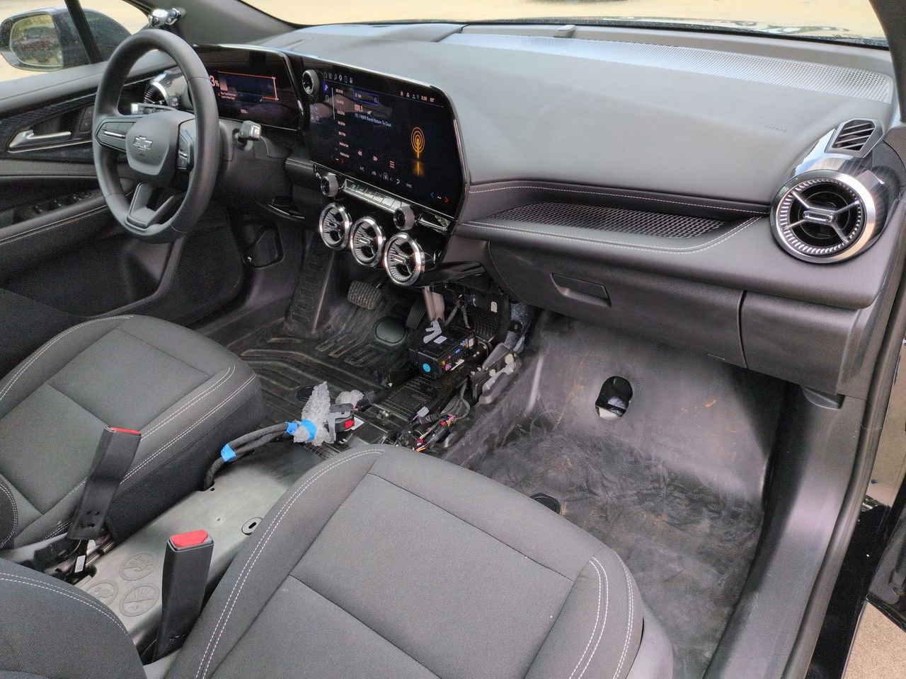 Used 2024 Chevrolet Blazer EV AWD Police image 26