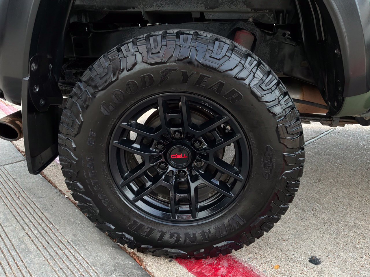 Used 2020 Toyota Tacoma TRD Pro AWD/4WD image 9