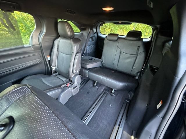 Used 2025 Toyota Sienna Platinum AWD/4WD image 38