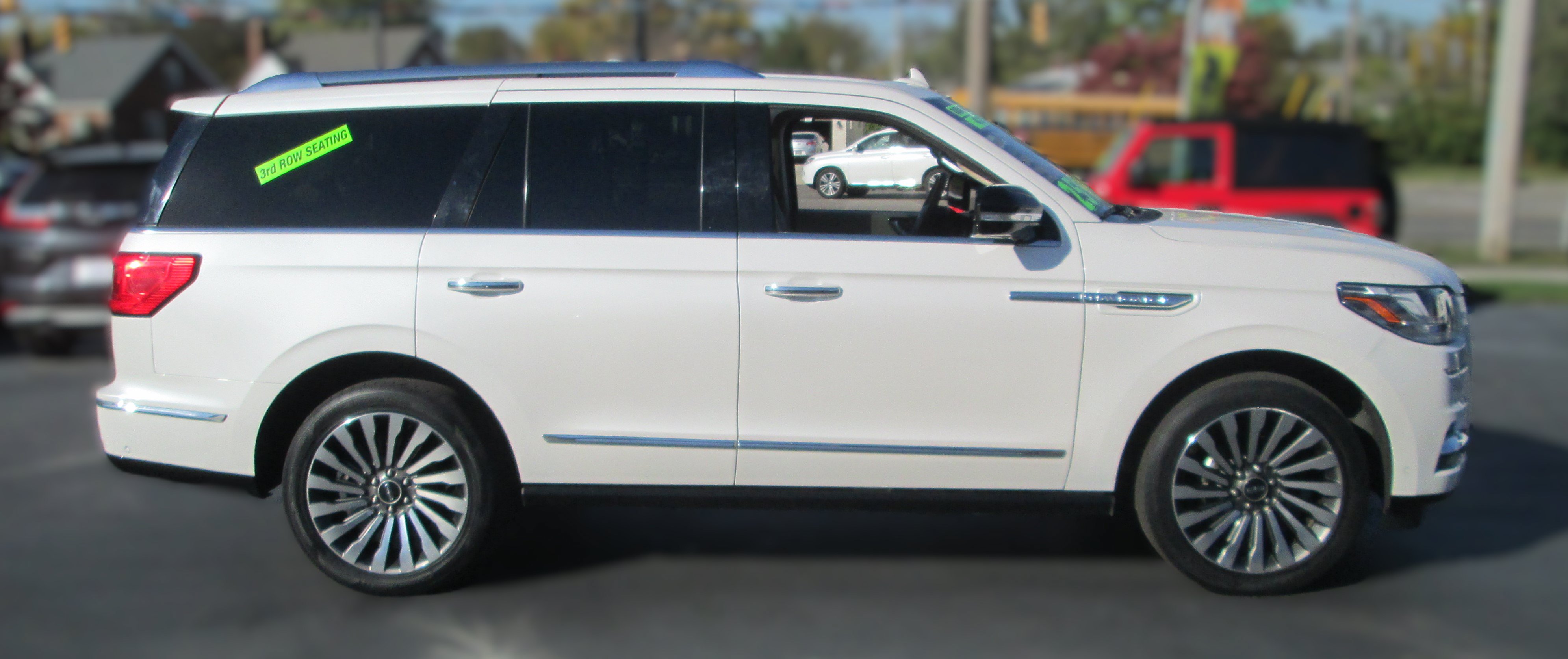Used 2019 Lincoln Navigator Reserve AWD/4WD image 3