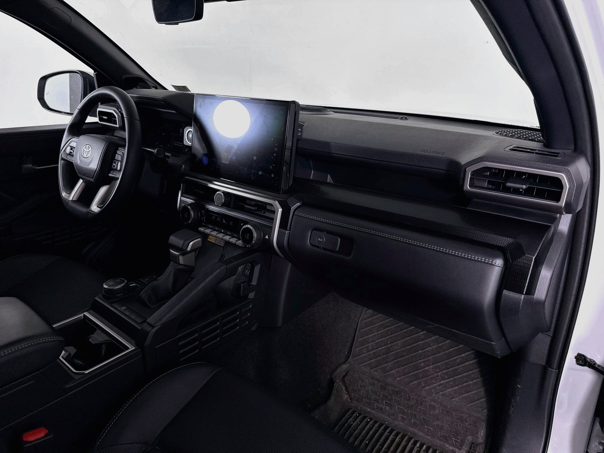 Used 2025 Toyota 4Runner Limited AWD/4WD image 29