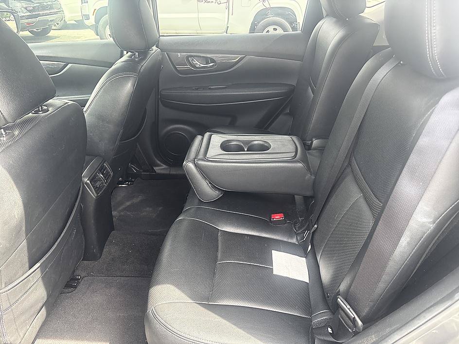 Used 2020 Nissan Rogue SV FWD image 22