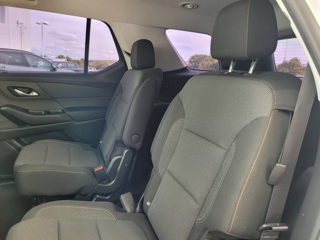 Used 2021 Chevrolet Traverse LT FWD image 14
