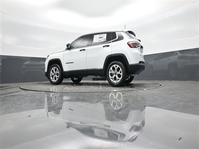 Used 2025 Jeep Compass Sport w/ Mopar Graphics Package image 36