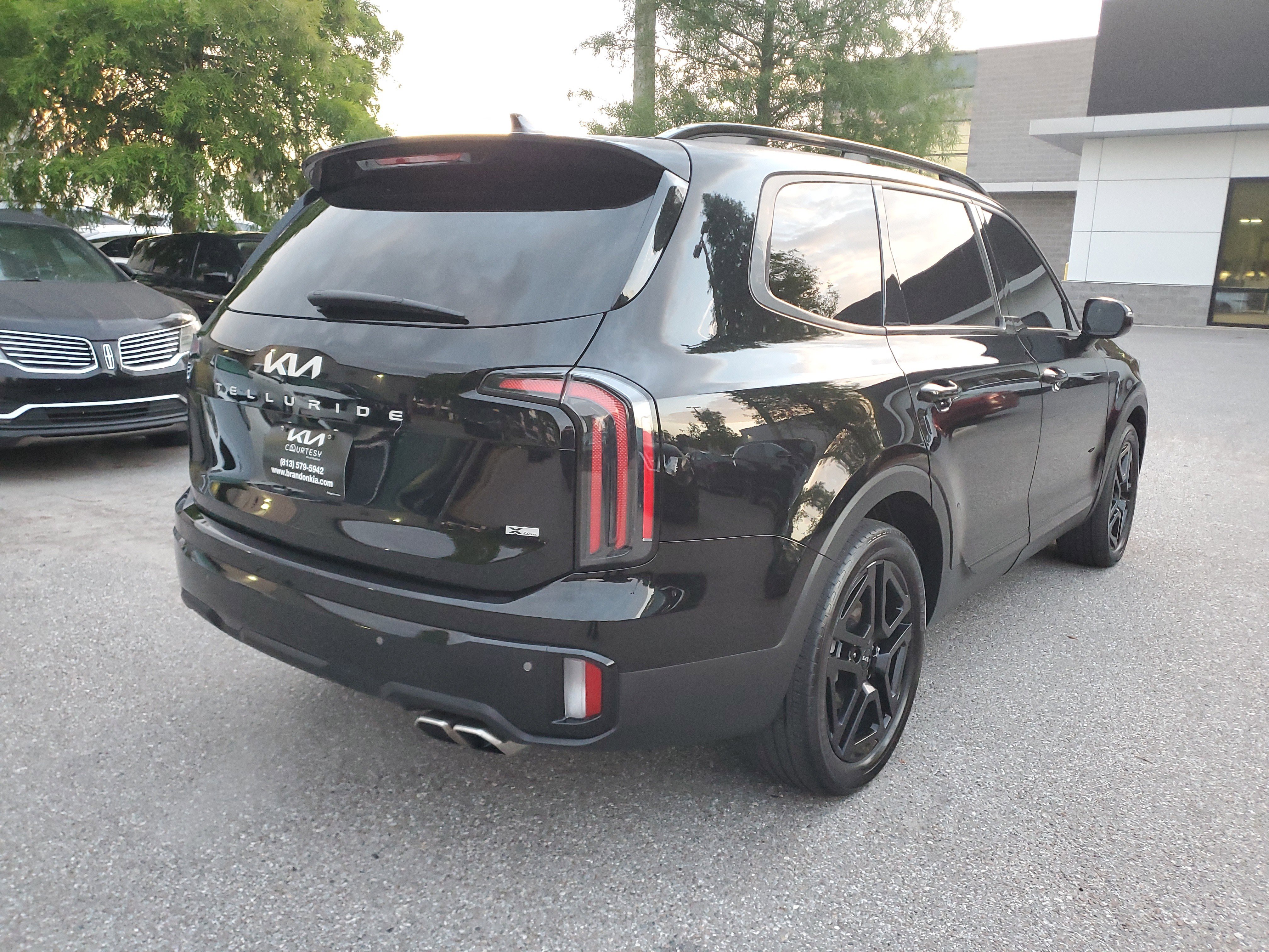 Used 2023 Kia Telluride SX Prestige X-Line AWD/4WD image 3