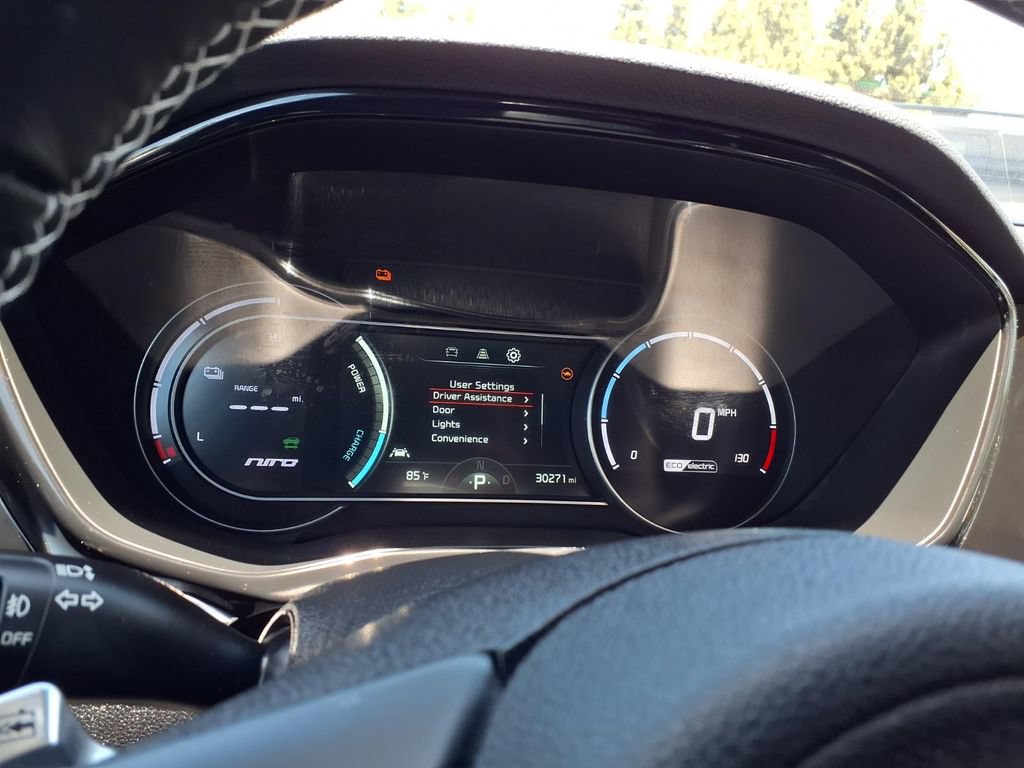 Certified 2022 Kia Niro EX FWD image 12