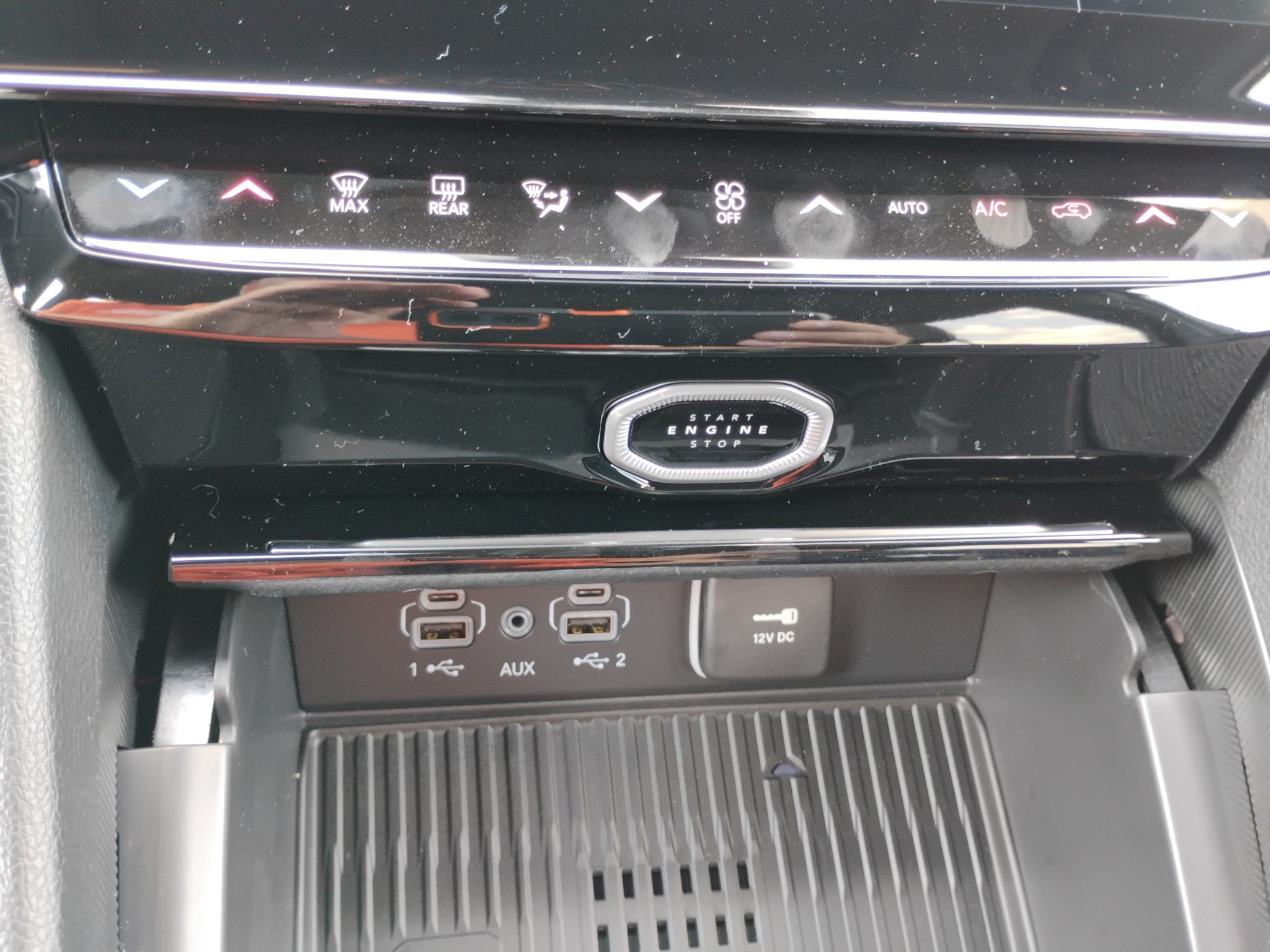 New 2027 Jeep Grand Cherokee Altitude AWD/4WD image 25