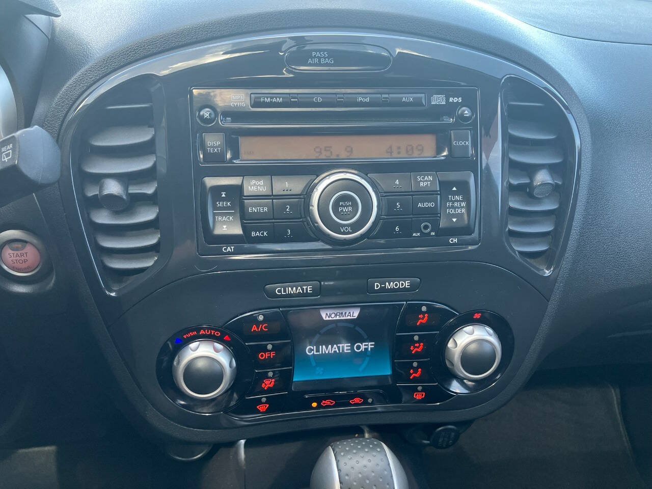 Used 2011 Nissan Juke SV AWD/4WD image 19