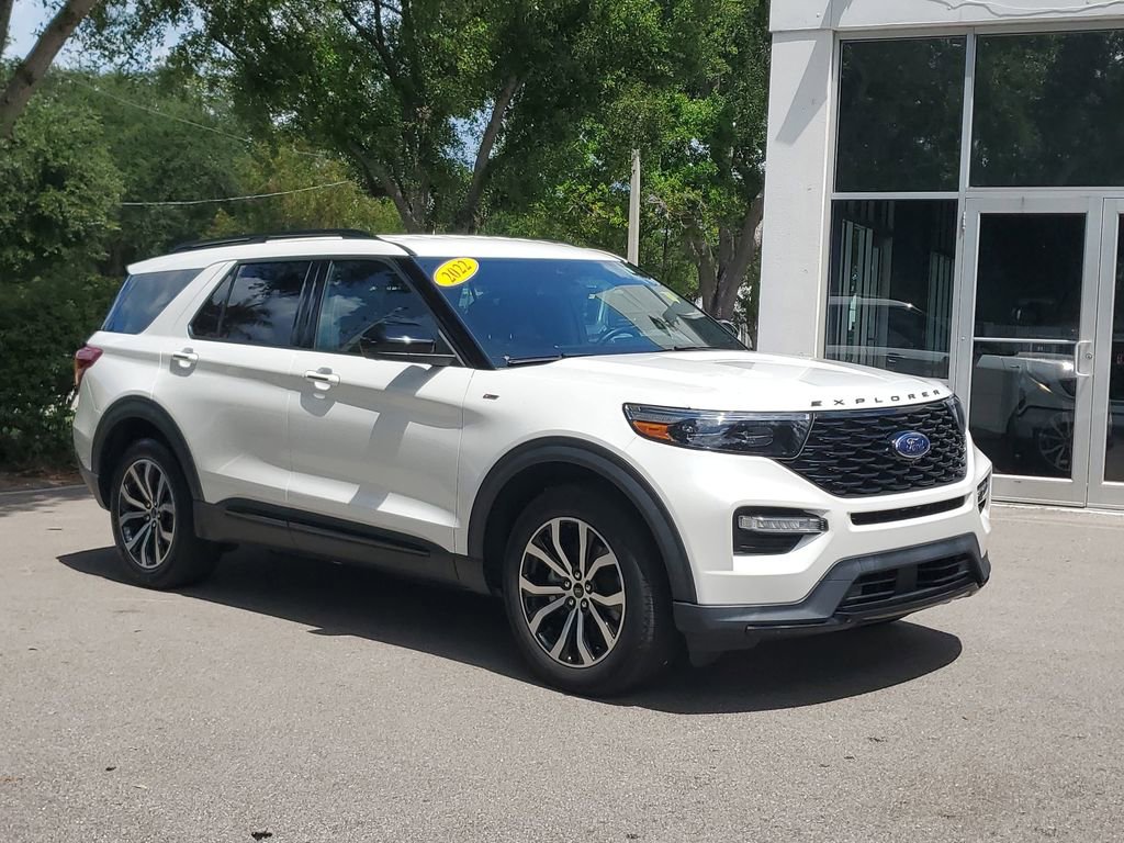 Used 2022 Ford Explorer ST-Line w/ Class IV Trailer Tow Package image 7