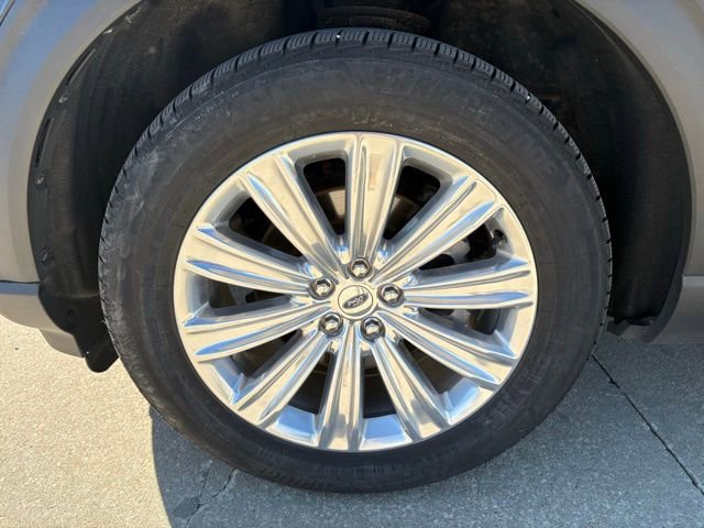 Used 2020 Ford Explorer Limited w/ Class III Trailer Tow Package image 8