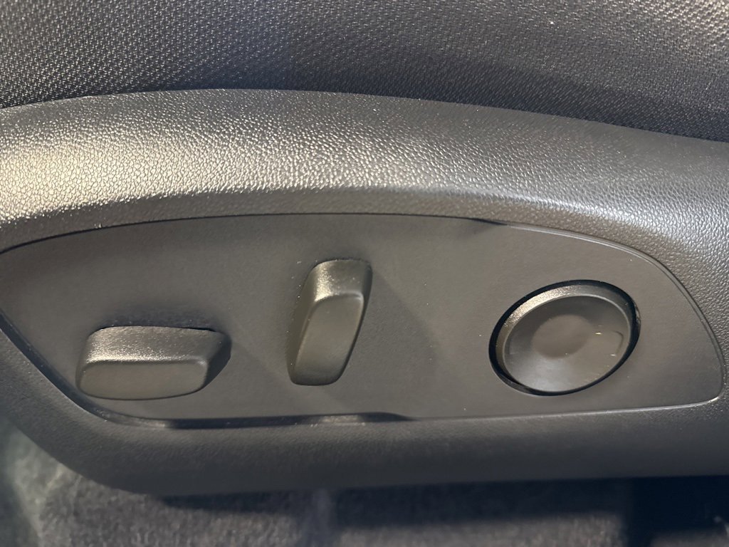 Used 2025 GMC Acadia Elevation image 20