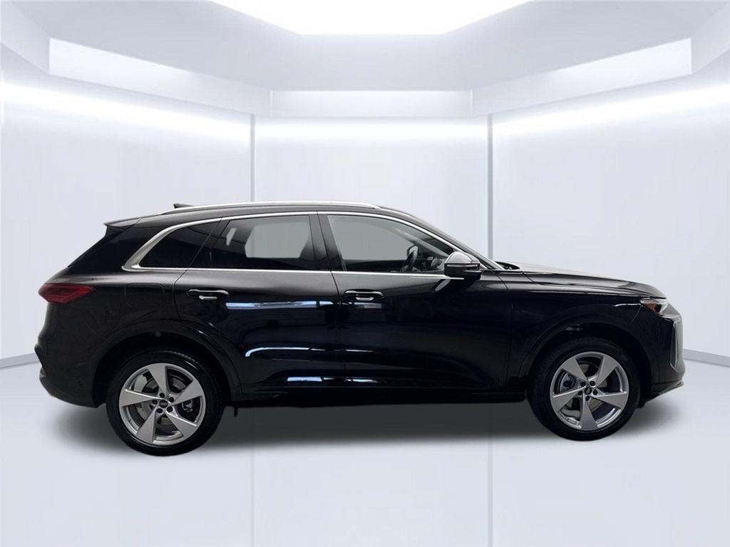 Used 2025 Audi Q5 Premium Plus AWD/4WD image 9