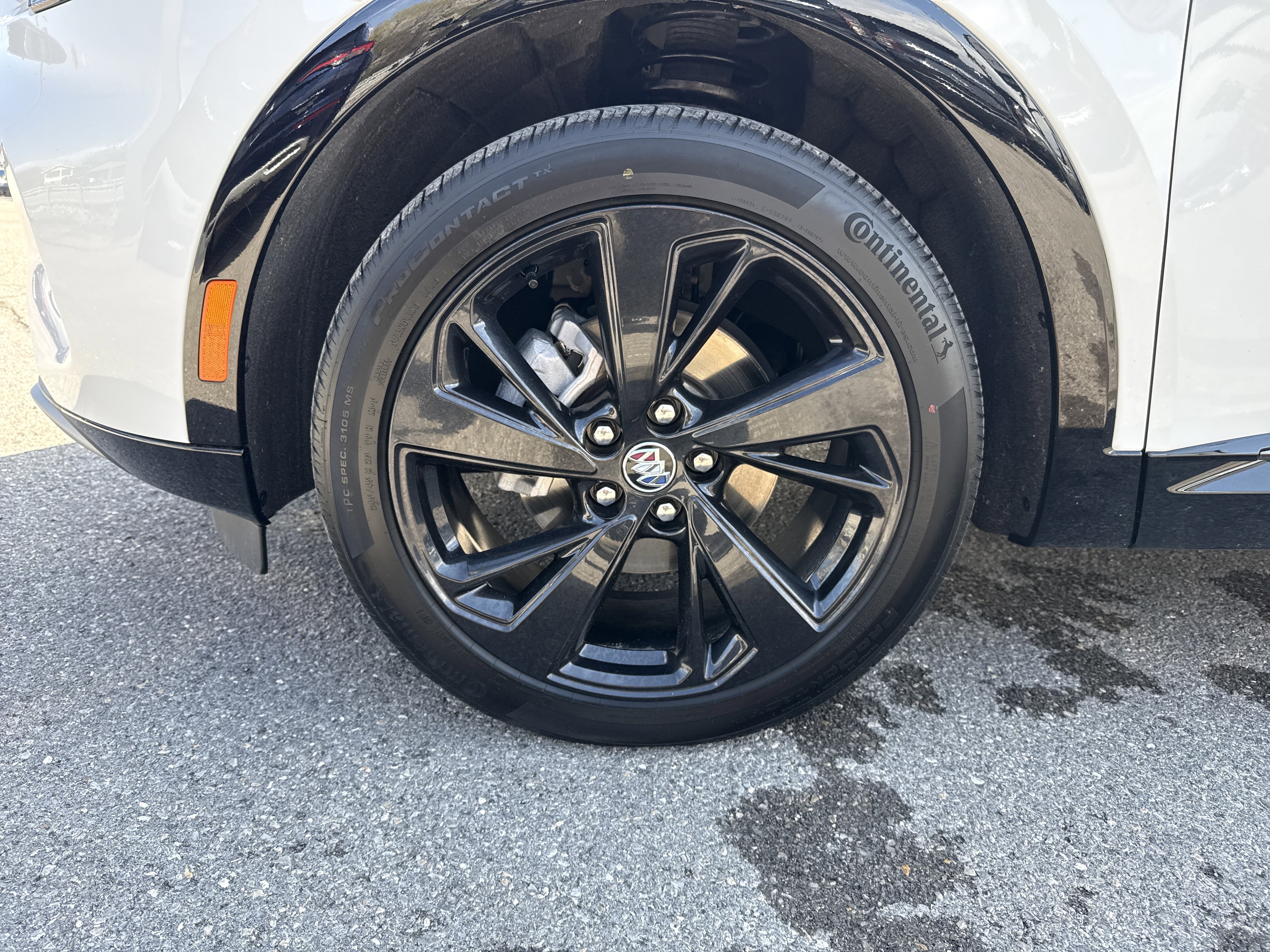 Used 2023 Buick Envision Essence w/ Sport Touring Package image 11