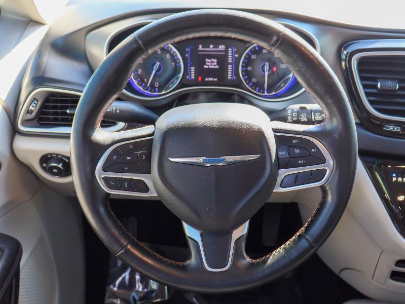 Used 2020 Chrysler Pacifica Touring w/ Cold Weather Group image 16