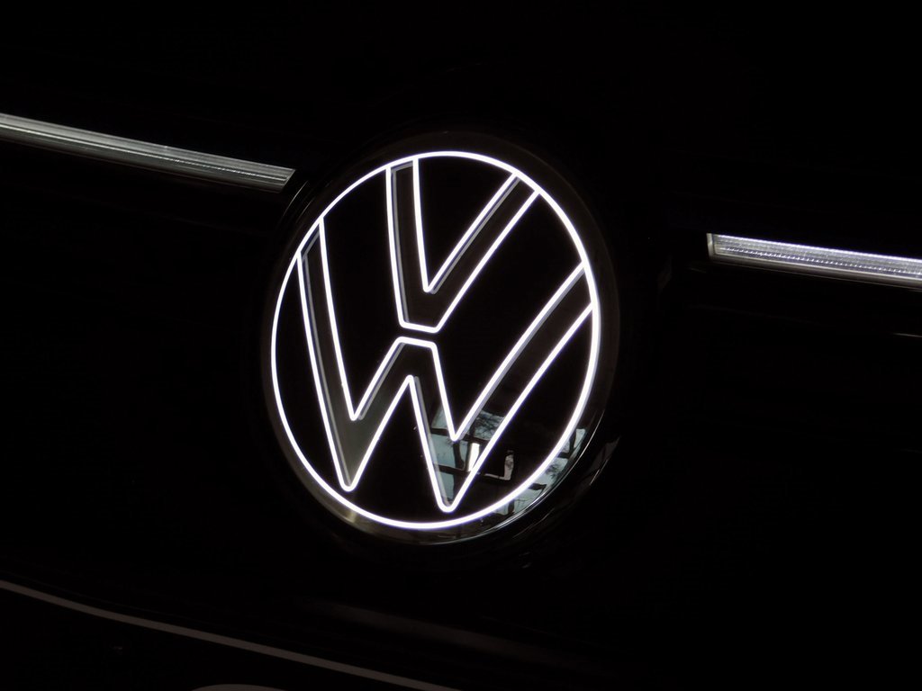 Used 2025 Volkswagen Golf image 15