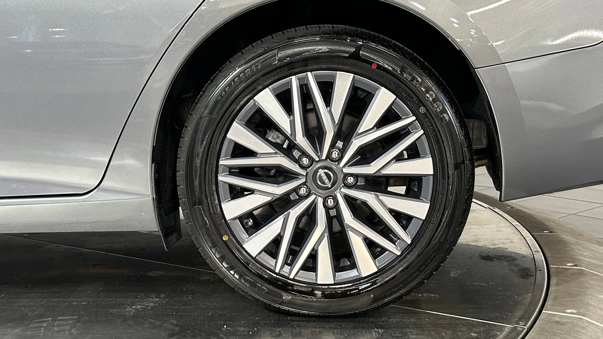 Used 2023 Nissan Altima 2.5 SV FWD image 23