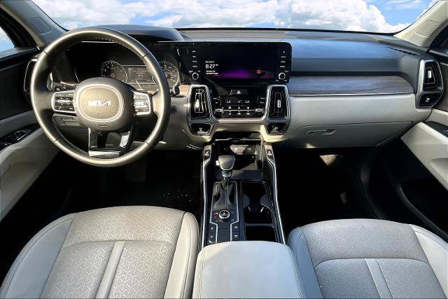 Used 2023 Kia Sorento S image 7