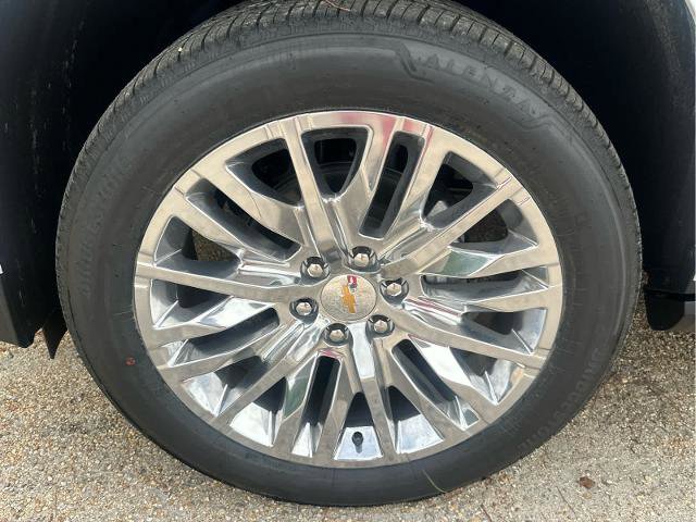 New 2025 Chevrolet Suburban Premier image 12