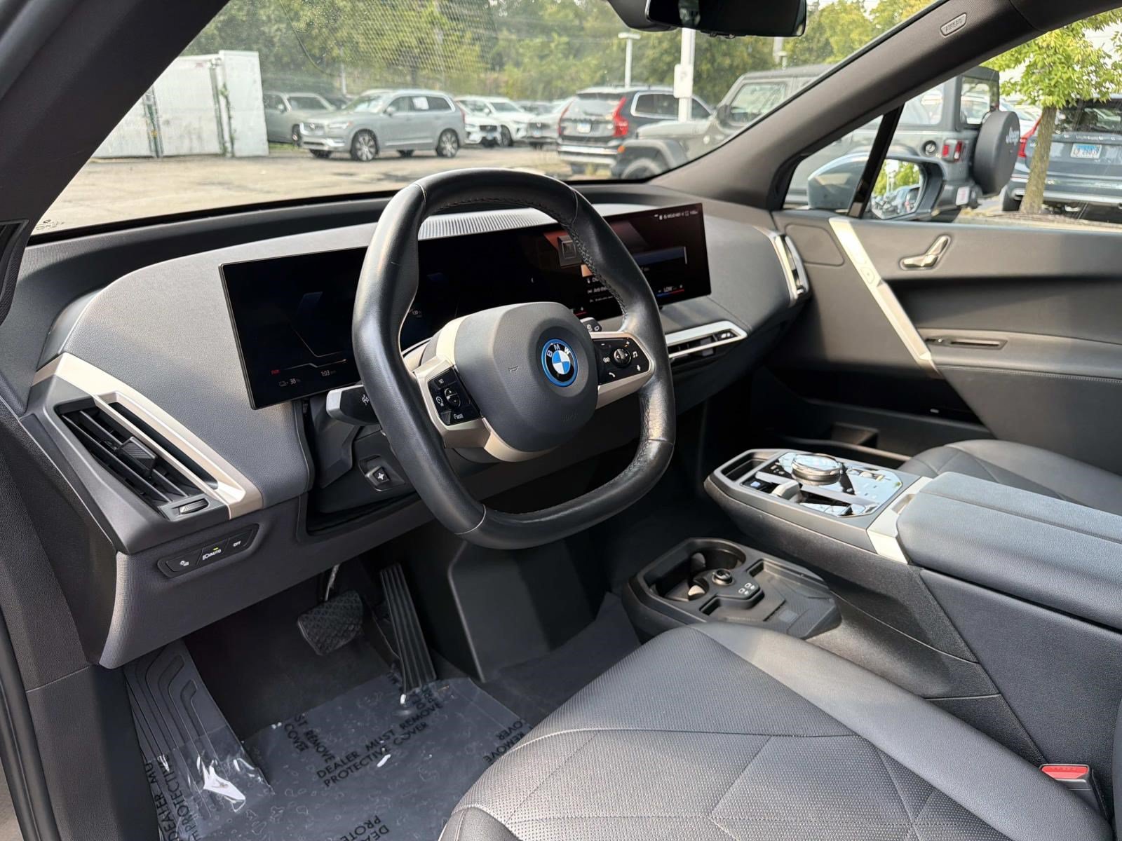 Certified 2022 BMW iX xDrive50 w/ Sport Package AWD/4WD image 19
