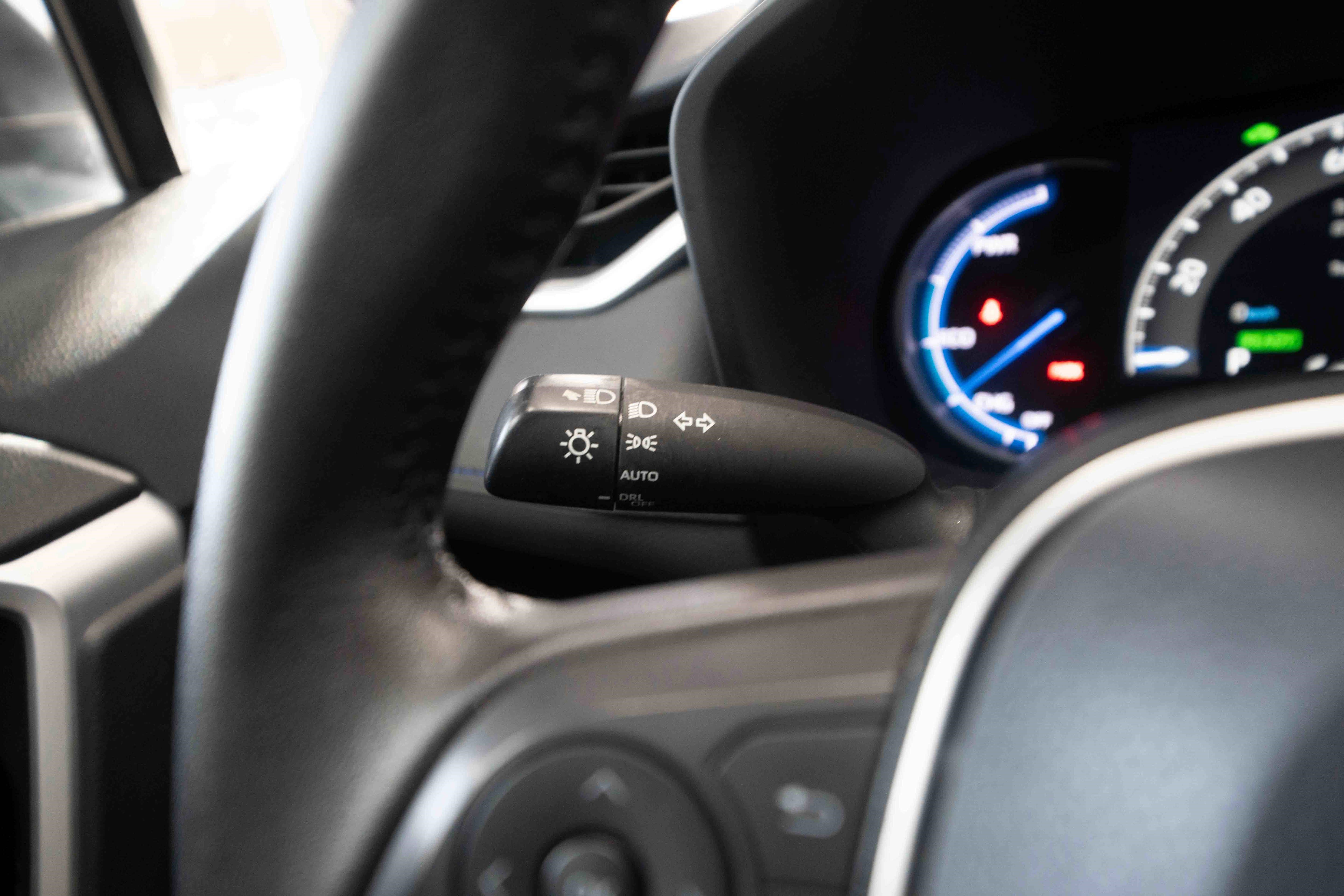 Used 2023 Toyota RAV4 SE image 14